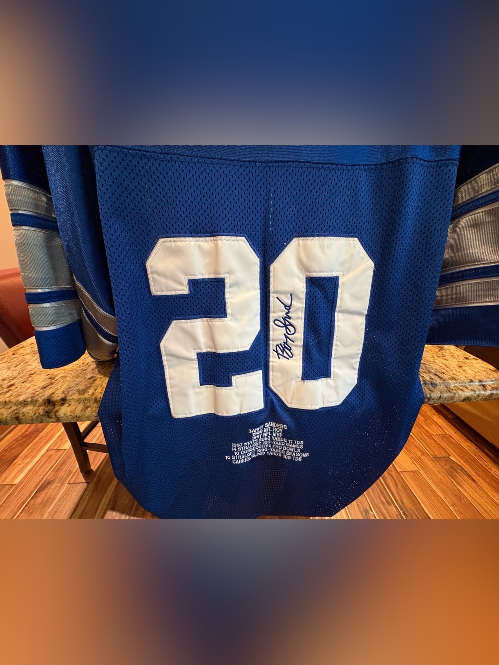 Barry Sanders men’s NFL throwback jersey. Sharp embroidery w/stats & signature. - Picture 3 of 8